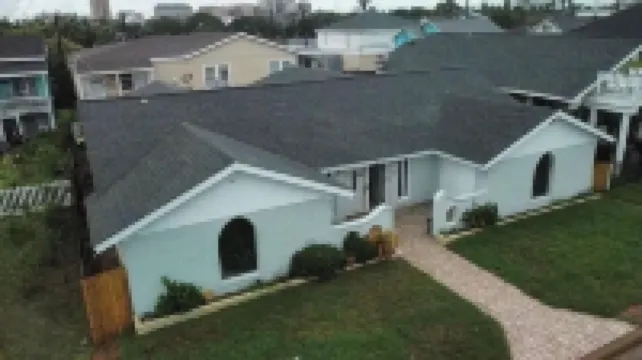 Galveston beach house - 1 block from the beach