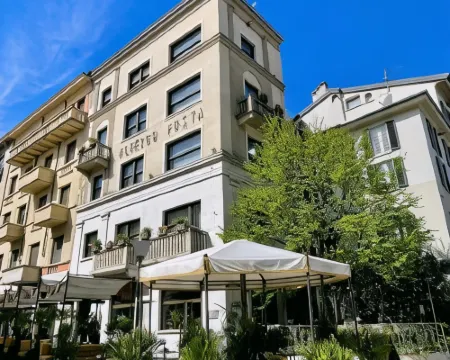 โรงแรมโปสตาดีไซน์ โรงแรมในโกโม