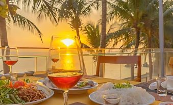 Victoria Phu Quoc Hotel Beachfront Night Market