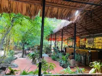 Choose Hideaway Homestay - parkir