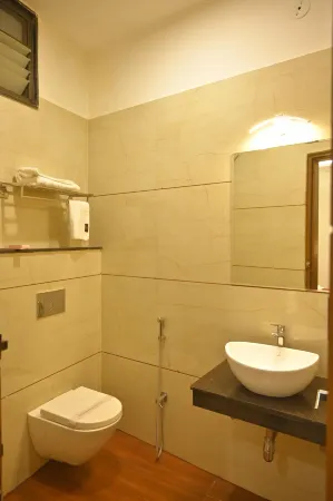 Hotel 7-B Отели в г. Чхатарпур