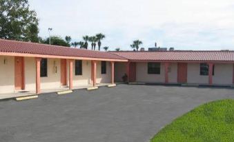 Scottish Inn - Okeechobee