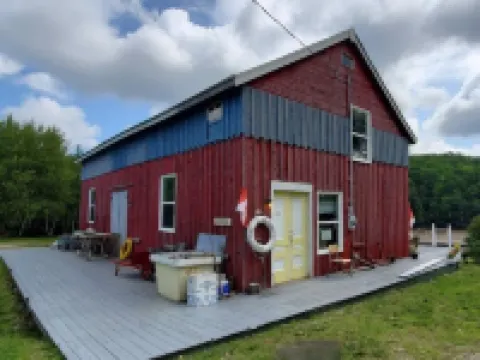 Millyard Recreation Riverfront Cottages Hotels in Digby