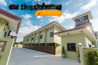 Get Sleep Hotels near Tha Sung