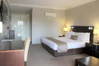 Carlyle Suites & Apartments - Apartments