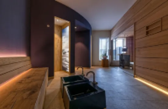 โรงแรมบวร์ก-เคลาเซอ