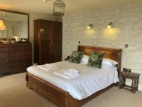 The Punch Bowl Inn Hotels in Bainbridge