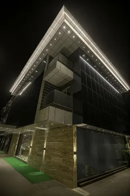 디반 클라크스 인 고아