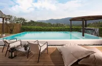 Boribot Pool Resort