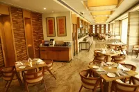 Efcee Sarovar Premiere Bhavnagar - breakfast