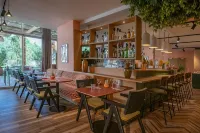 노보텔 니스 아에로포르 캡 3000 생로랑뒤바르 호텔