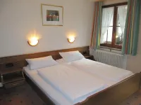 Gasthaus-Krone-Post Hotels in Simonswald