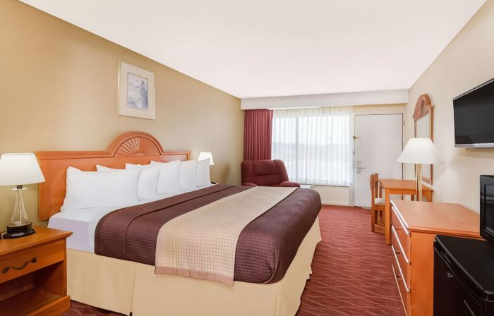Days Inn by Wyndham Staunton