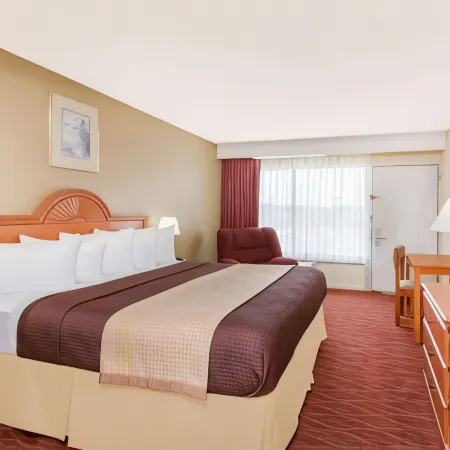 Days Inn by Wyndham Staunton