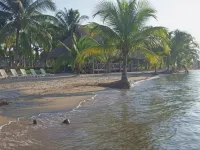 Amatique Bay Hotel - ติดทะเล