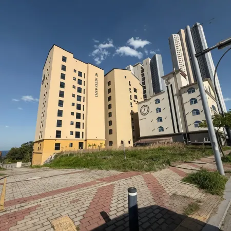 Venice Hotel Отели рядом с достопримечательностью «Каменная балка Юпо»