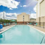 Hampton Inn Newport Hotel di Cosby