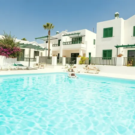 Apartamentos las Acacias