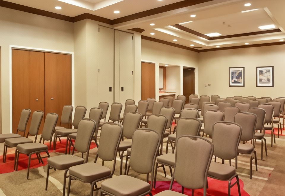 2. 힐튼 가든 인 ..