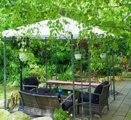 Germania Stadthotel Отели в г. Нойлер