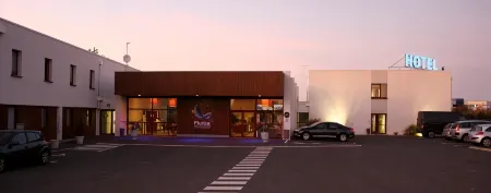 The Originals City, Plume Hôtel, Bressuire Отели в г. Нюей-Лез-Обье