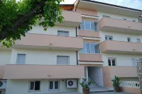 Villa Laura Residence Hotel Apartments & Studios