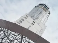 Swissôtel Krasnye Holmi Hotels near Halal