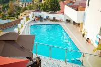 Centric Hotel - Rooftop Pools
