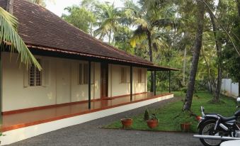 Palm Grove Service Villa