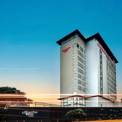 HAMPTON INN BY HILTON SAN LUIS POTOSI Hôtels à proximité de : Parque Central-Nara Garden