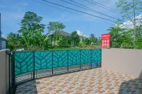 RedDoorz Syariah Near Stasiun Gumilir Cilacap Hotels in Jeruklegi