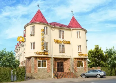 Marton Lion Hotel فنادق في 