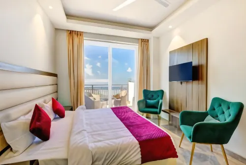 Luxe Resorts - Centrally Heated Air Conditioned Hotel in the Heart of Kasauli Hotel a Kasauli