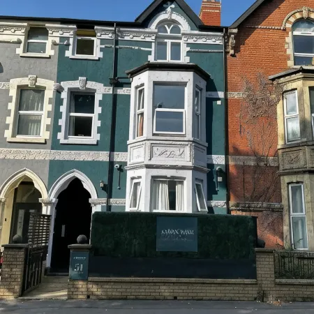 Aaron Wise - 51 Fitzhamon Apartments