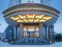 Tianlun Huangchao International Hotel(Chibi North Railway Station) Hotele w: Chibi