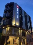 Meridians by Hsuites - Condos