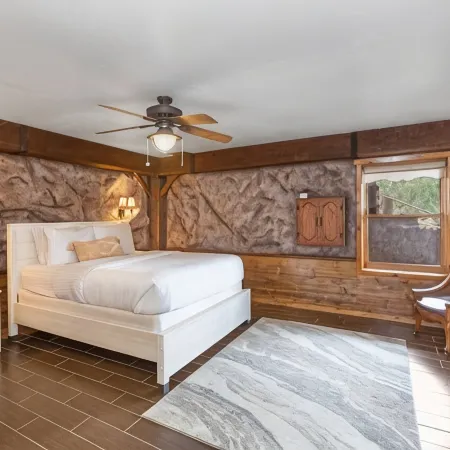 No Cleaning Fee ~ Awesome Views~8Beds~Near Restaurants & Sequoia Park