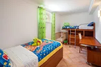 7+1 BEDROOM PRIVATE VILLA, HEATED POOL, GAMES, BBQ - Bungalow