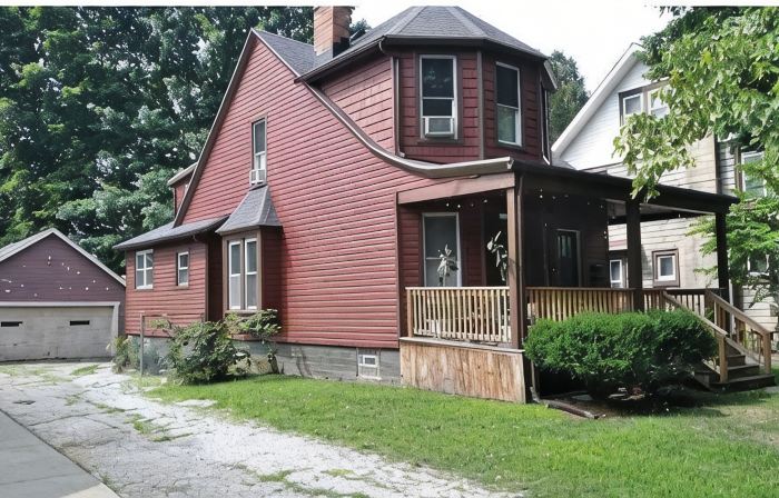 Cozy 2 bedroom in Highland Square, pets welcome!