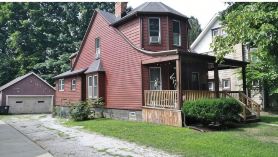 Cozy 2 bedroom in Highland Square, pets welcome!