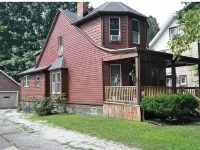 Cozy 2 bedroom in Highland Square, pets welcome! Hotels in Akron