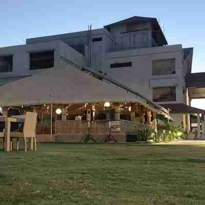 7 Seasons Resort & Spa Hotel Exterior