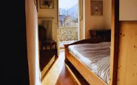 Central, spacious and comfortable, easy to reach by car or train.