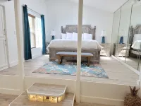 Bahama Mama House 4 Bedroom Home by RedAwning - 4-Star