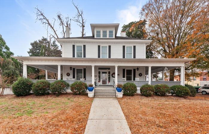Charming 1-bedroom condo in idyllic Washington~Walk to Waterfront!