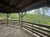 Herman's Hideaway: Remodeled Sugar Mountain Condo, Steps to the Slopes! - Wi-Fi
