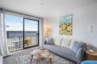 Newtown Tranquility Spacious 2-Bedroom Apartment - Homestays