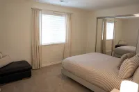 Quiet Pet-Friendly Home Near Autzen - บังกะโล