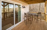 Charming townhome with 2 master suites, WiFi, AC in tranquil Sugar Mountain