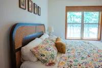 Lakeview, art and nature retreat, with AC and kayaks in Minocqua
